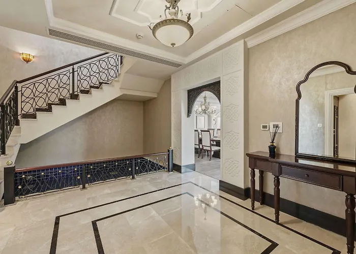 Zabeel Saray Royal Residences Lagoon Villa Dubai